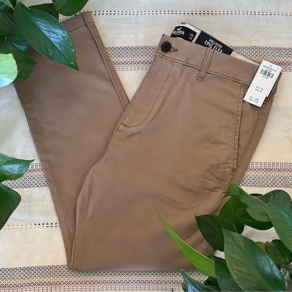 NEW Hollister Women’s Epic Flex Slim Straight Chino Khaki Tan Mid-Rise Pants - Picture 1 of 6